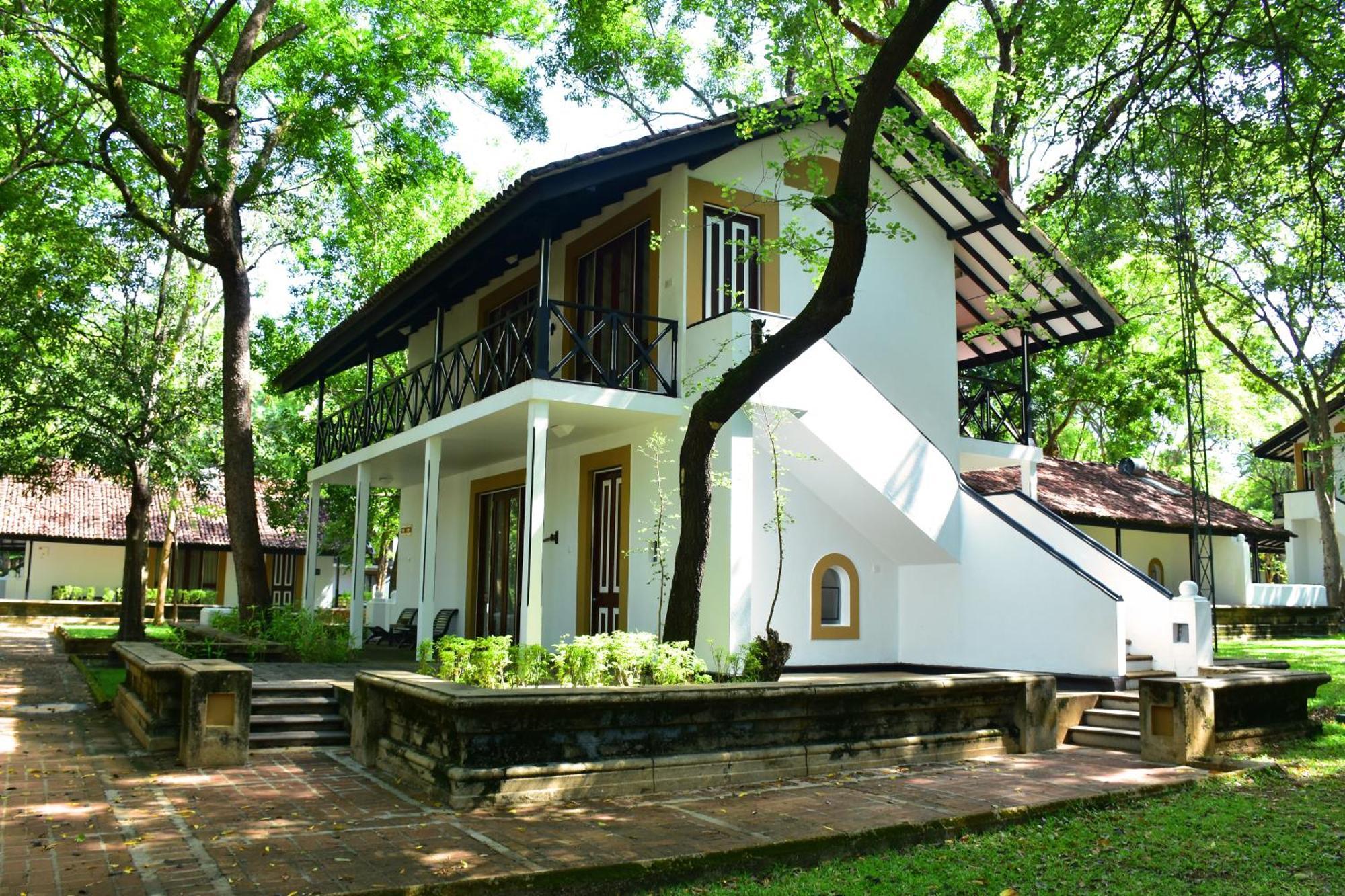 Cinnamon Habarana Resort Sigiriya